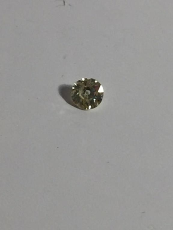 CARAT DIAMOND w A CHIP