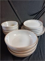 Oven & Back Dishware 
3 LG bowls,4 sm bowls,4