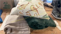2ct Blankets, Decorative Pillow