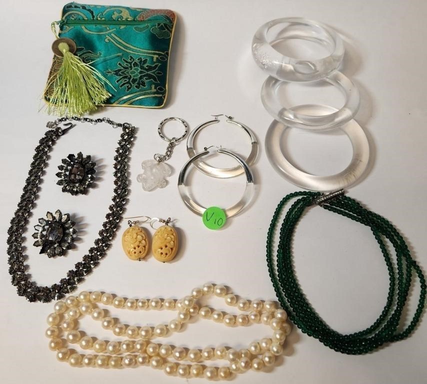 K - MIXED LOT OF COSTUME JEWELRY (V10)