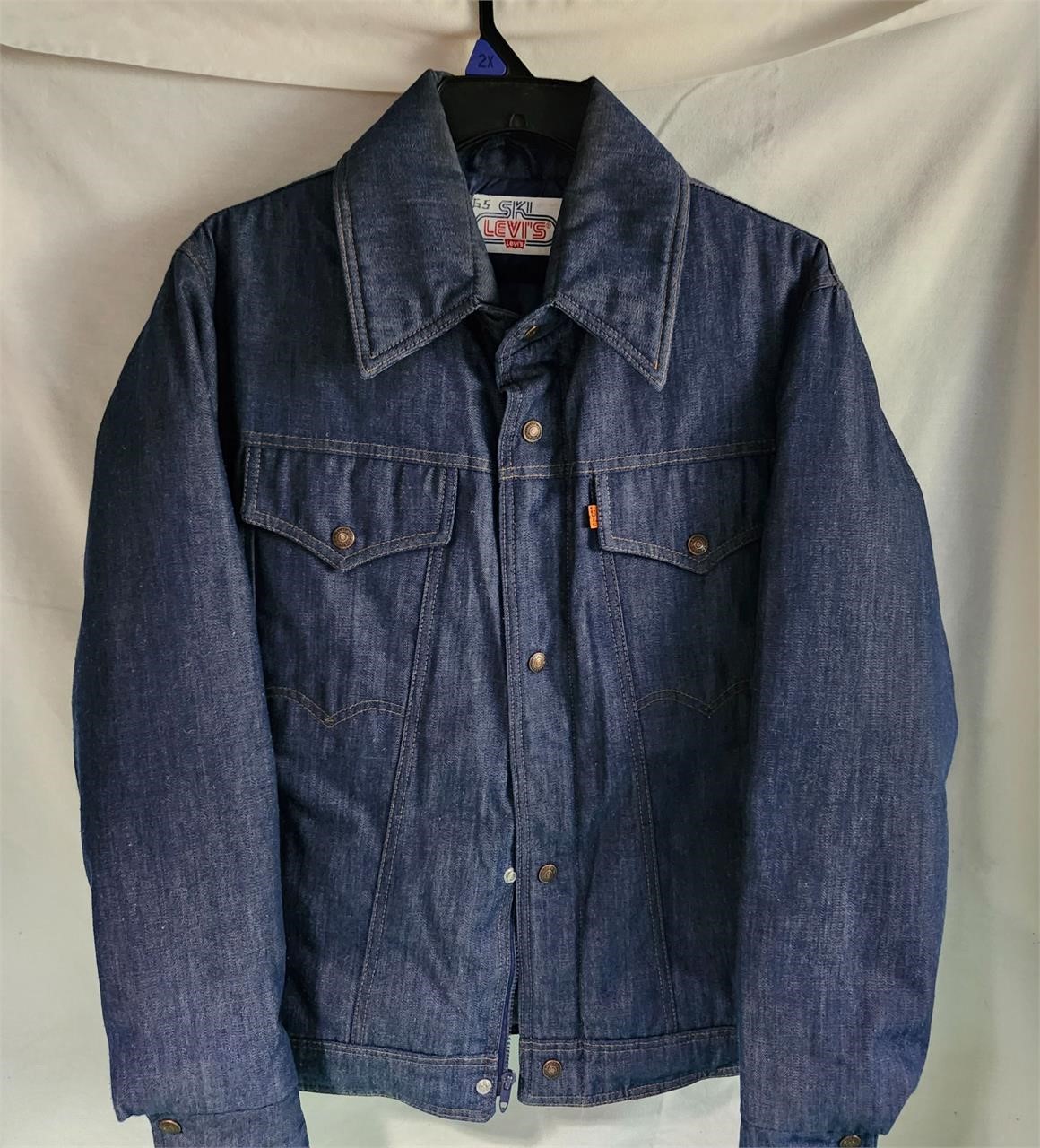 Large Levi's down ski coat