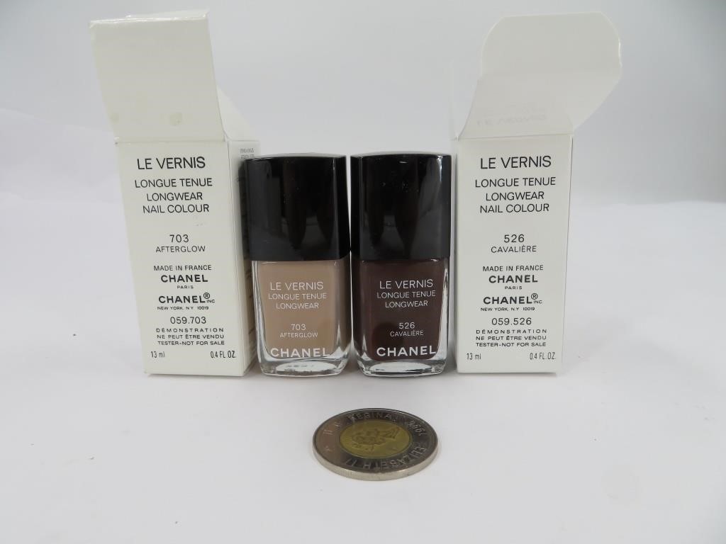 2 vernis à ongles neufs Chanel