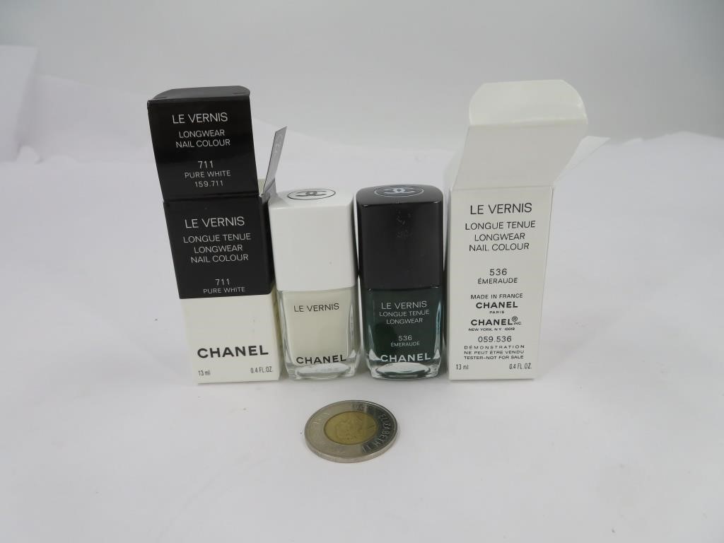 2 vernis à ongles neufs Chanel