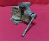 Vtg Red Approx. 3" Columbian No. 63 Bench Vise