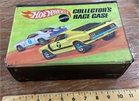 1969 Hot Wheels collector case  + contents