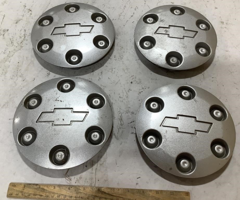 Chevy hubcaps model 338
