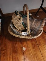 SEVERAL WICKER ITEMS- BASKETS & HORN
