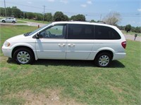 2006 Town and Country Limited Mini Van