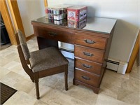 SEWING TABLE W/MACHINE & SEWING SUPPLIES