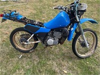 Yamaha Blue 10/85  DT175 as is parts or resto