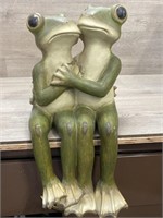 16" Sitting Frog Couple