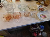 9 pcs of glassware incl:bowls & pitcher