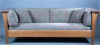 Stickley oak Prairie Settle sofa. 89-220