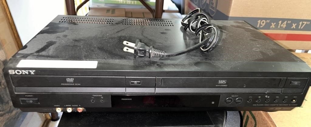 Sony VHS / DVD 380P Player