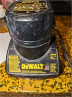 DeWalt 9118 Battery and Charger