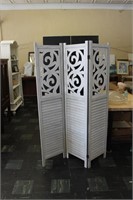 ROOM DIVIDER