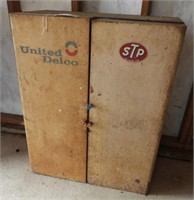 United Delco STP advertising metal two door