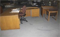 L-Shaped Wood Desk w/(2) Chairs, Approx