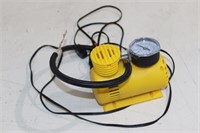 SMALL PORTABLE AIR COMPRESSOR