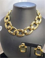 Classy Necklace Earrings Set
