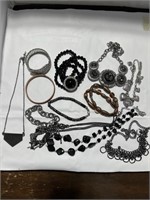 NICE LOT OF COSTUME JEWELRY, BRACELETS AND