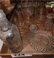 FLAT VARIOUS GLASSWARE PIECES