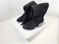 NEW Steve Madden Suede Boots (Size: 8.5)