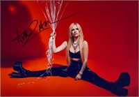 Autograph Signed 
Avril Lavigne Photo
