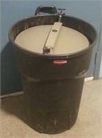 Rubbermaid Garbage Can On Wheels & Animal Stopper
