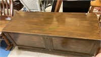 Beautiful vintage Lane cedar chest has been