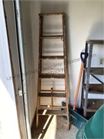 6 ft wooden step ladder