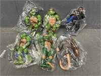 (6) New Teenage Mutant Ninja Turtle Figurines