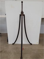 Cast Iron Adjustable Tripod Stand