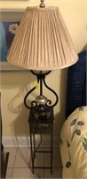 DECORATIVE LAMP AND METAL TABLE