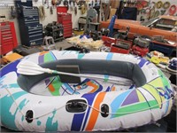 BLOW UP CHILD'S DINGY W/PADDLES