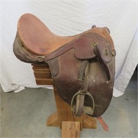 Australian Horn Less Leather Saddle - Worn
