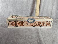 VINTAGE EGG CARTON ONE DOZEN