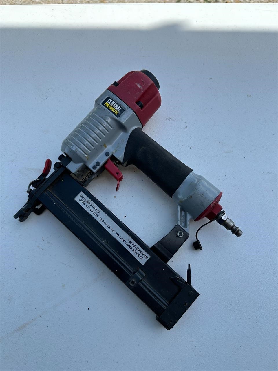 Central Pneumatic Air Stapler 18 Gauge