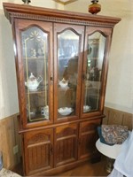 Beautiful Vintage 2 Door China Cabinet