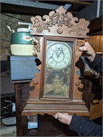 Vtg Mantel Clock (1 bottom piece of molding is mi)