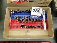 Assorted metric & SAE sockets & ratchet - mostly..