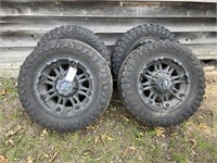 (4) 33x12.5x18 Universal Wheels and Tires