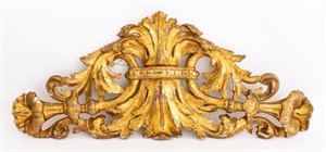 Italian Large Carved Giltwood Cresting