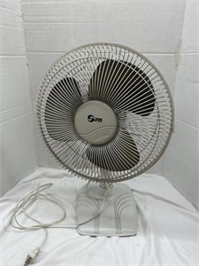 White small fan - Turns on