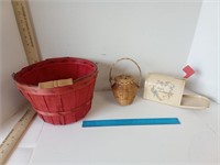 Red Abasket, Small Baskrt W/Lid & Decor Mailbox