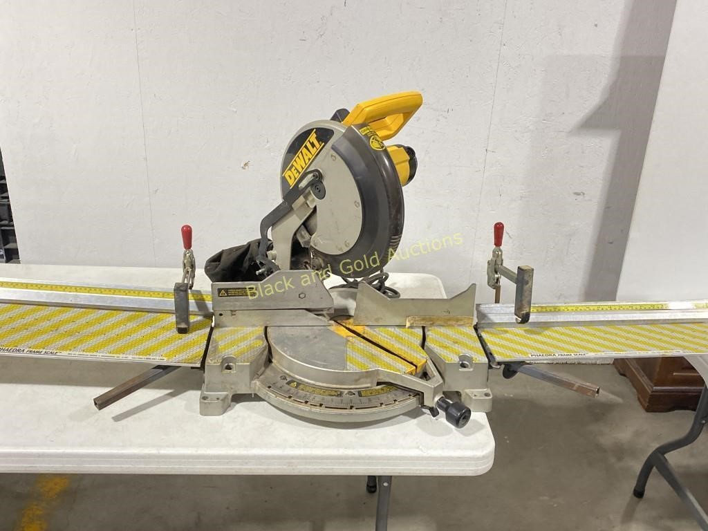 DeWalt Compound Miter Saw W/ Extensions