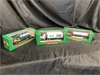 HESS MINIATURES - 3 TRUCKS / NOS