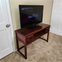 Samsung 40" TV w/ Modern Table