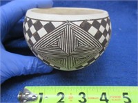black white southwestern pottery vase 3in tall