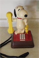 Vintage Snoopy Push Button Phone